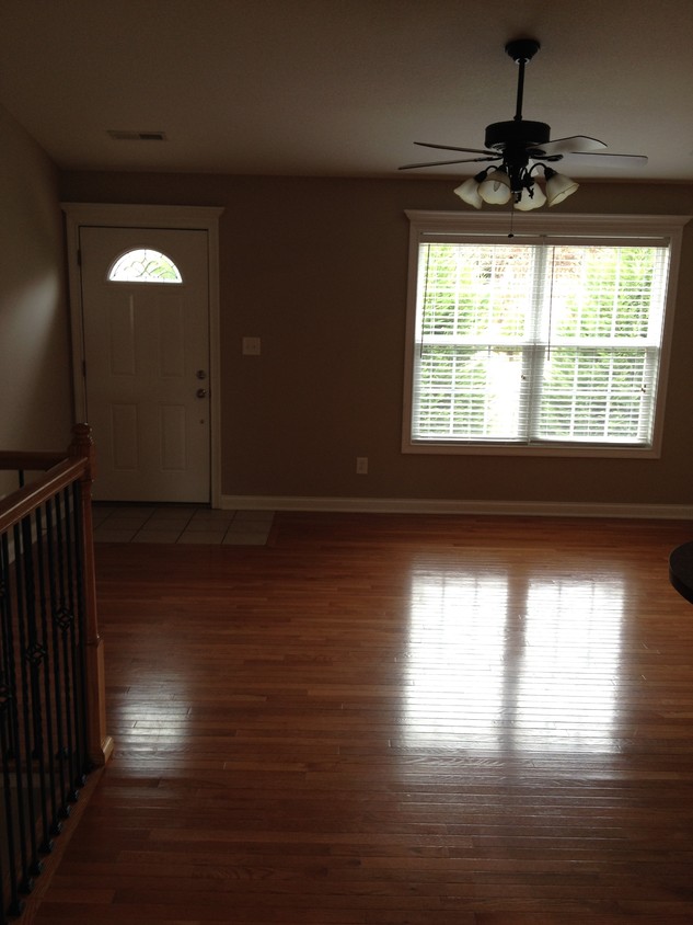 Living room - 168 E Grande Ave