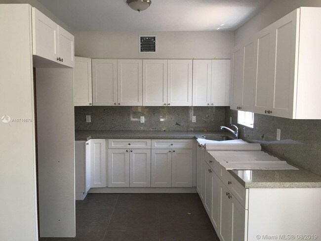 Building Photo - 435 NE 69th St