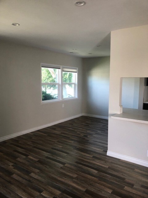Foto principal - 9059 Lucerne Ave