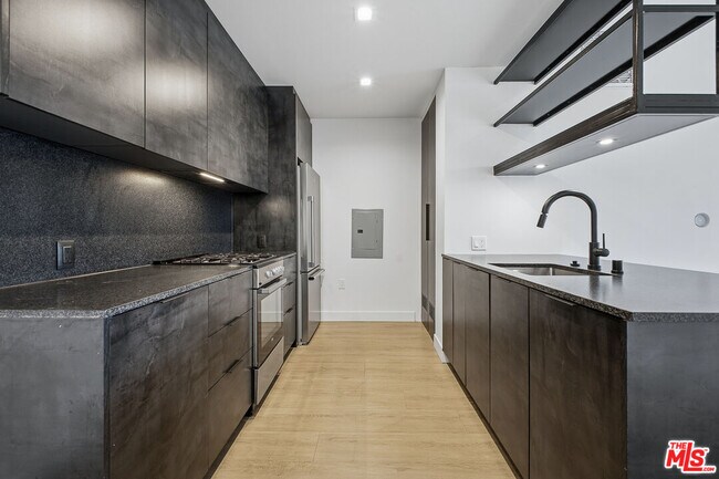 Foto del edificio - 10700 Tabor St
