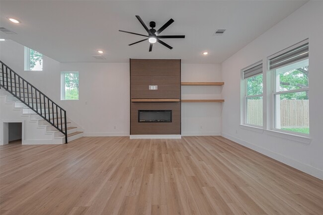 Building Photo - 2532 Wall St