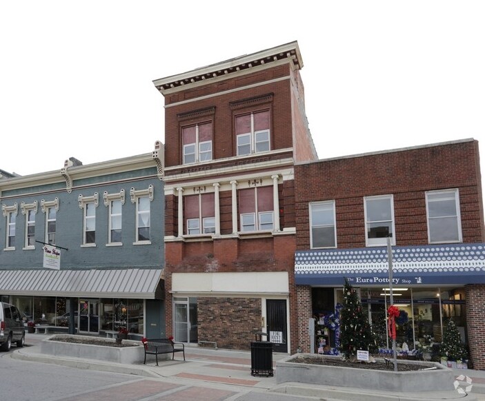 Foto principal - 513 Delaware St