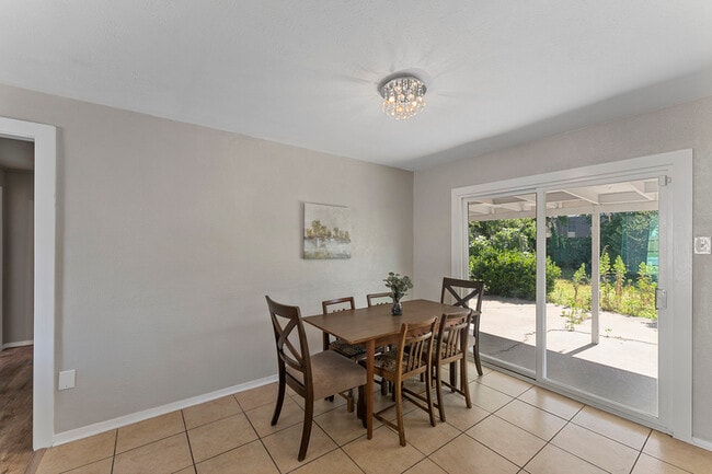 Building Photo - 218 Hialeah Park St