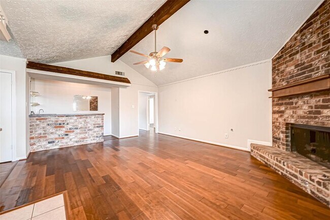 Building Photo - 4826 Lost Oak Dr