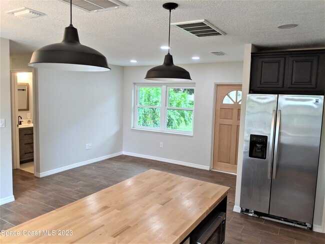 Building Photo - 6210 Edison St