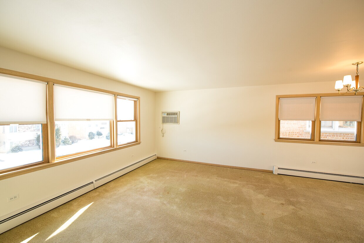 Primary Photo - 2424 N 77th Ct
