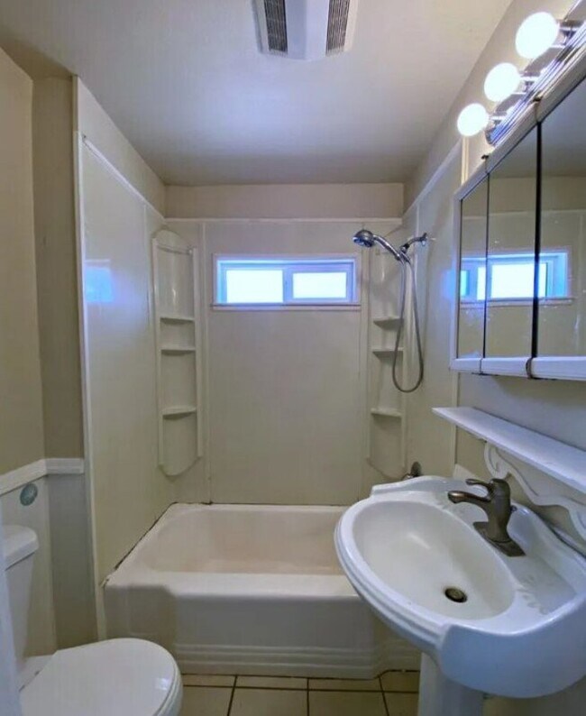 Foto del edificio - 2664 Larkspur Ln