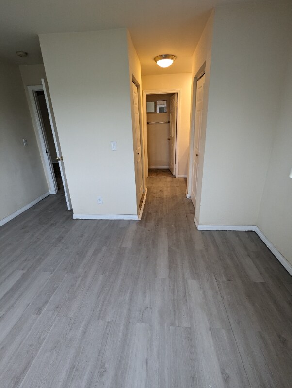 Foto del edificio - 240 W Lincoln Ave