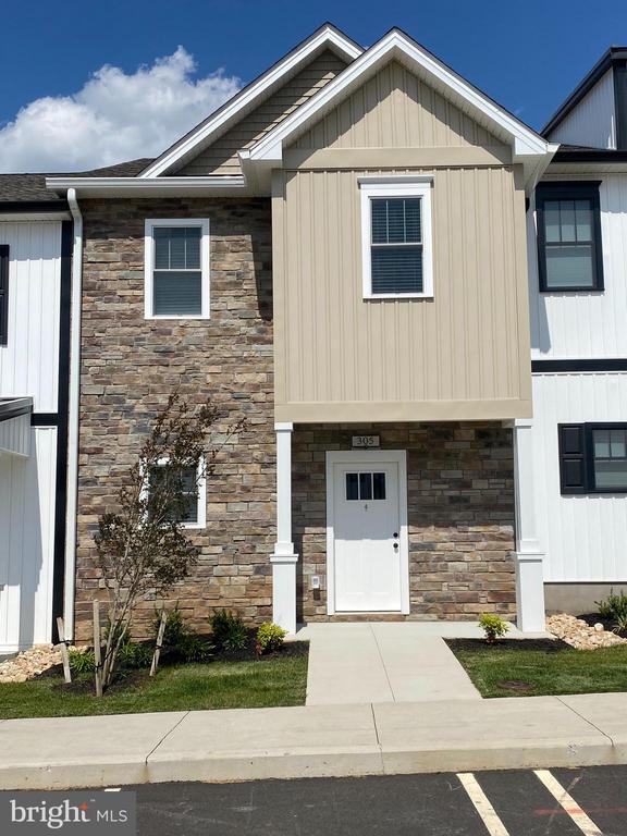 Building Photo - 556 Leesville Rd