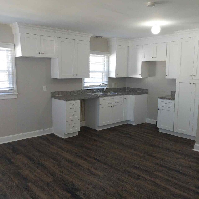 Foto principal - 210 W Lokey Ave