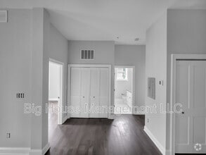 Building Photo - 707 Druid Park Lake Dr