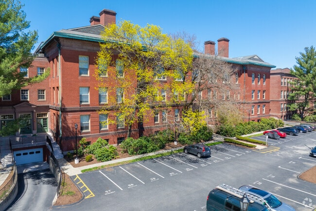 Alternate - Old Medford Condominiums