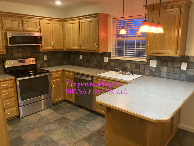 Kitchen - 417 Jeb St
