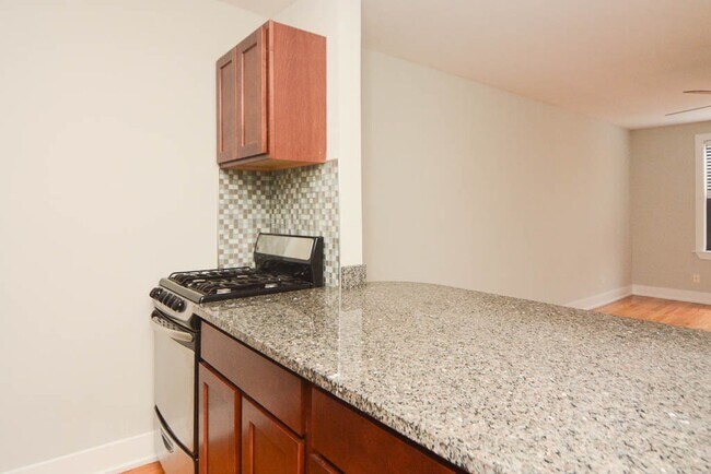 Foto del edificio - 450 W Barry Ave