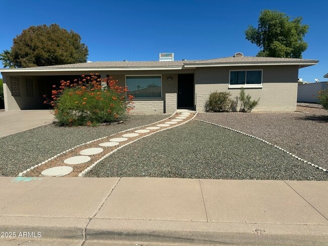 Building Photo - 6246 E Adobe Rd