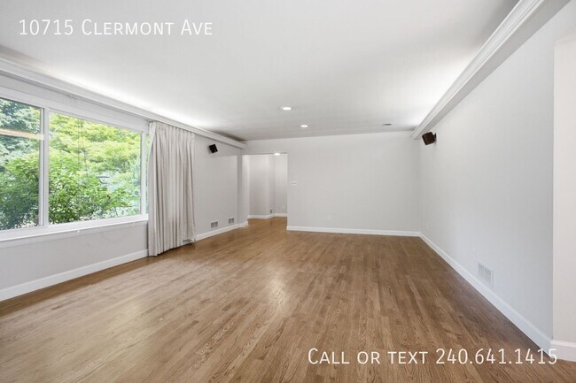 Foto del edificio - 10715 Clermont Ave