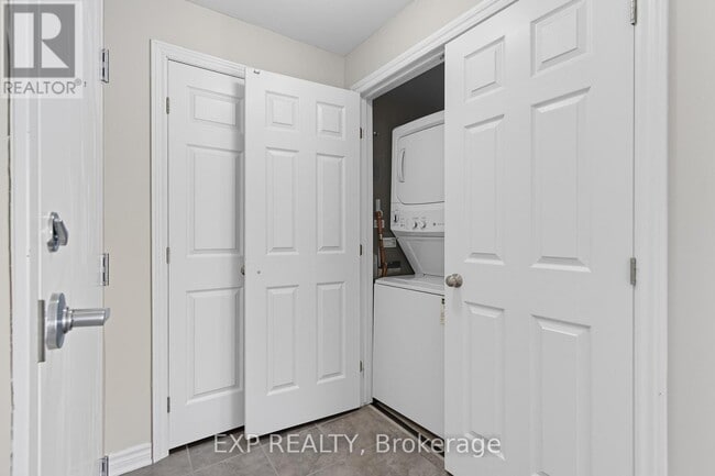 Building Photo - 330 Everest Private