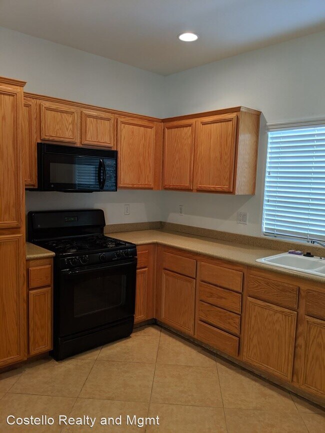 Building Photo - 3 br, 2.5 bath House - 934 Sunny Acres Ave