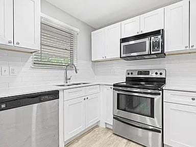 Building Photo - 8535 Westfield Dr