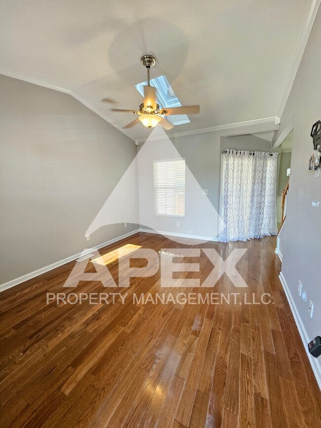 Foto del edificio - Stunning 3 Bd/2Ba Condo in North Knox clos...