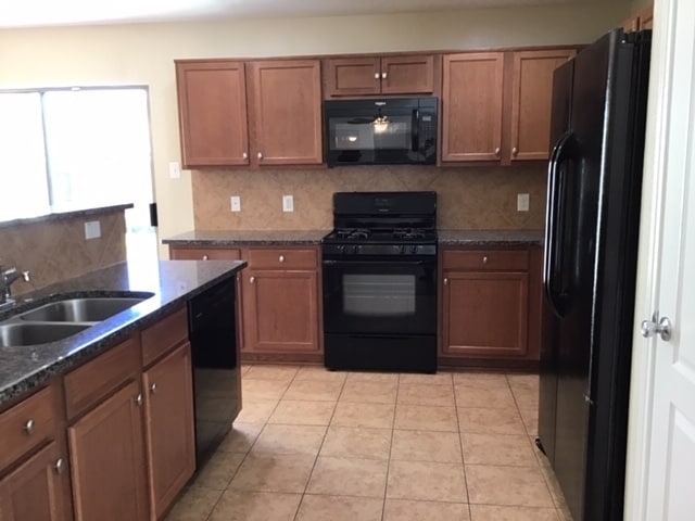 Foto del edificio - 16215 Ranchland Ln