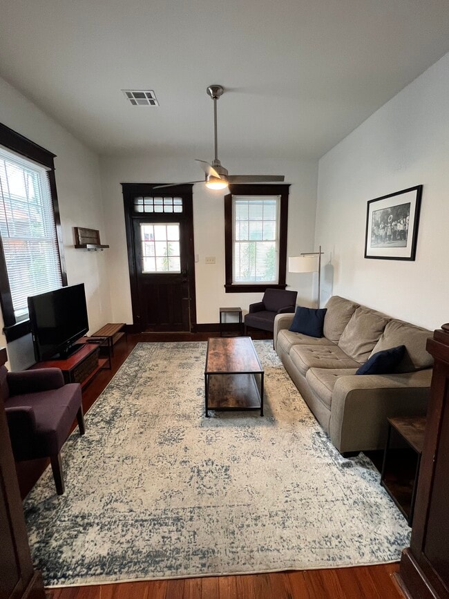 Photo - 1707 Rousselin Dr House