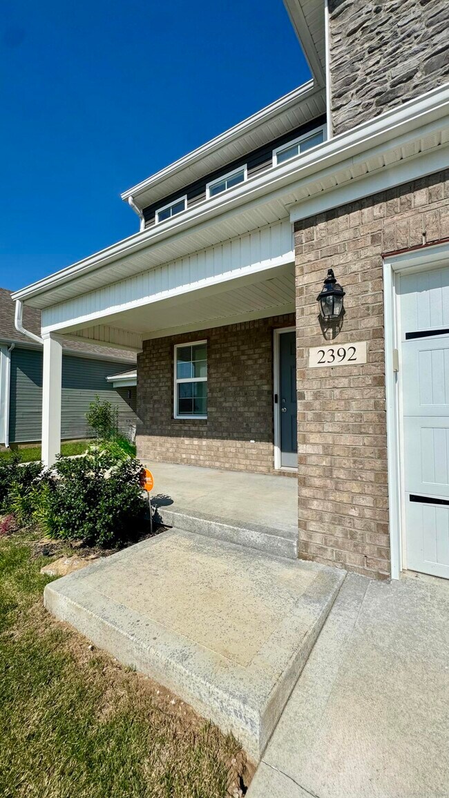Foto del edificio - 2392 Huntly Pl