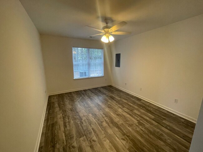 Foto del edificio - 316 St Rosea Rd