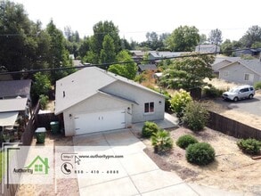 Building Photo - 1417 Montana Ave