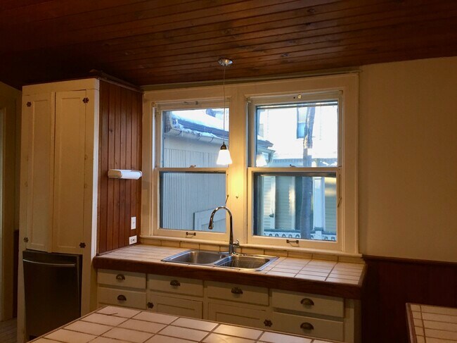 Foto del edificio - 147 Prospect Ave NE