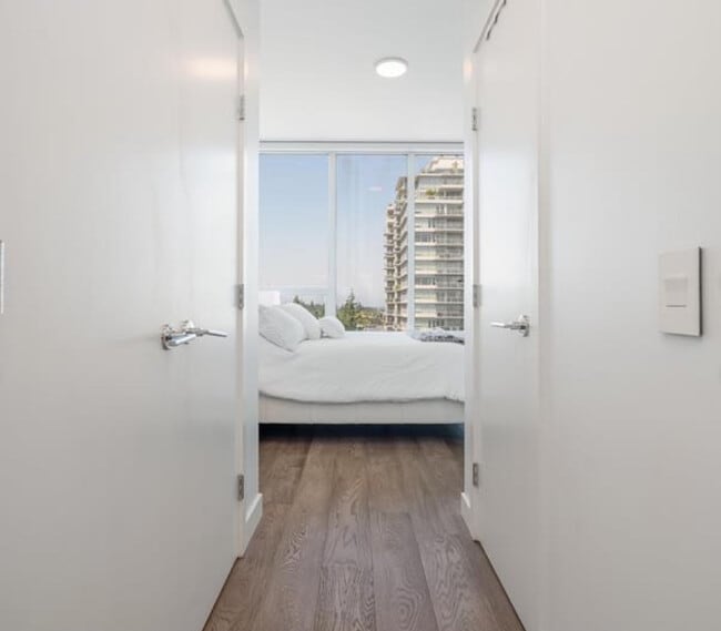 Your new home awaits… - 1303-15165 Thrift Av