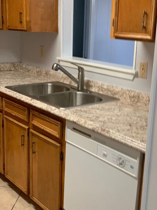 Foto del edificio - 325 Briarwood Dr