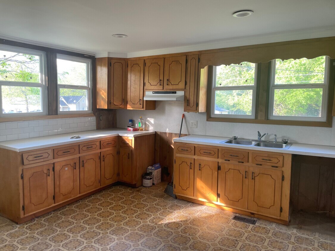 Foto principal - 218 Maple Dr