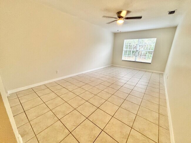 Foto del edificio - 492 Del Monte Rd