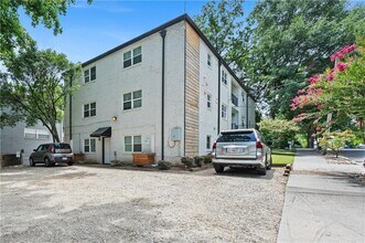 Building Photo - 880 St Charles Ave NE