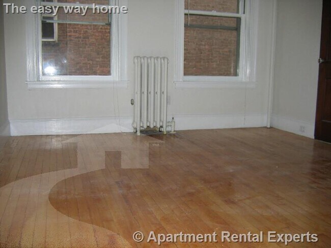 Building Photo - 5 Linnaean St