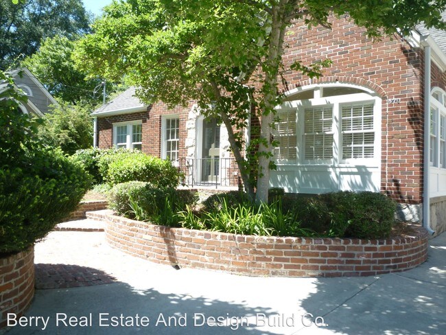Building Photo - 4 br, 3 bath House - 570 Martina Drive, NE