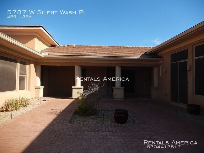 Building Photo - Stunning 4 Bedroom with Guest Quarters