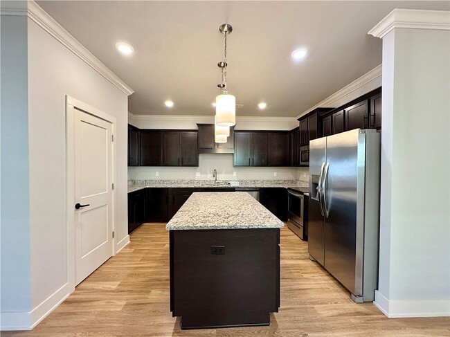 Foto del edificio - 700 NE Hts Ln