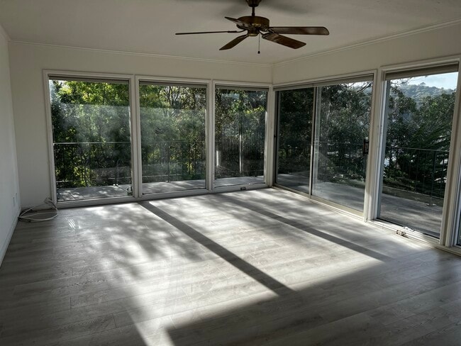 Building Photo - 366 Eden Roc Dr