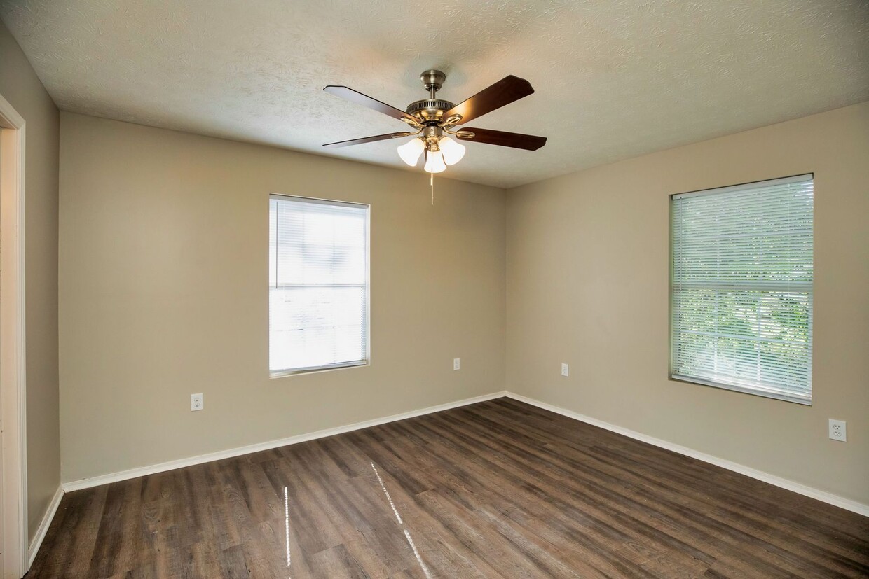 Foto principal - ** 3Bed 2 Bath located in Prattville **Cal...