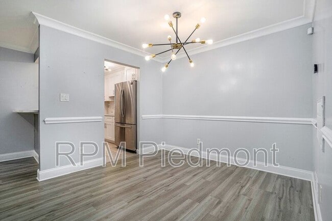 Building Photo - 6820 Glenridge Dr