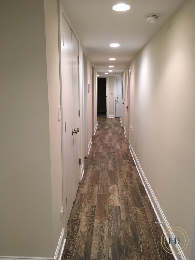 Foto del edificio - 4927 N Winthrop Ave