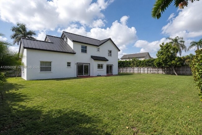 Building Photo - 1843 SW 138th Ave