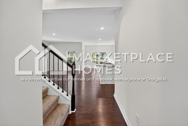 Building Photo - 305 Eclipse Ln