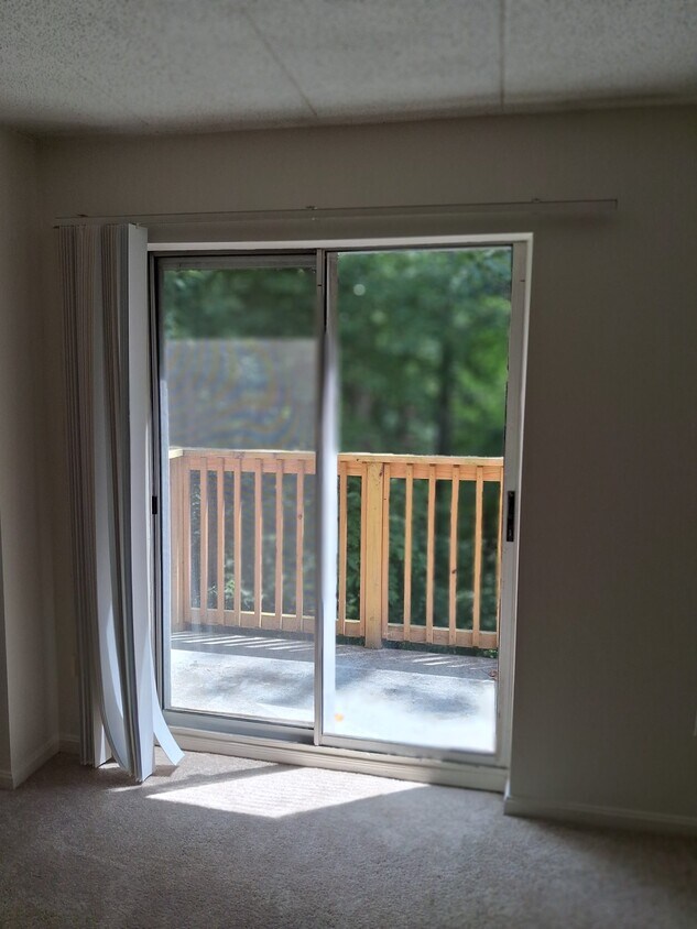 Foto del edificio - 630 Newbridge Ct