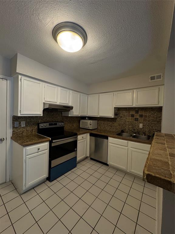 Foto del edificio - 2425 Holly Hall St