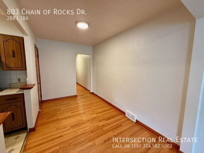 Foto del edificio - 803 Chain of Rocks Dr