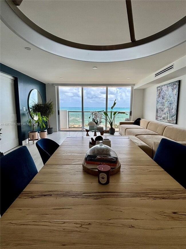 Building Photo - 6039 Collins Ave