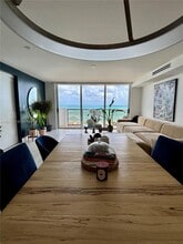 Building Photo - 6039 Collins Ave